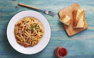 Pasta pan with sausage and vegetables